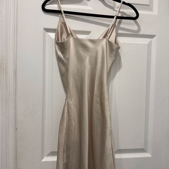 DYNAMITE Elegant Spaghetti Strap Cream Slip Dress - Picture 3 of 4